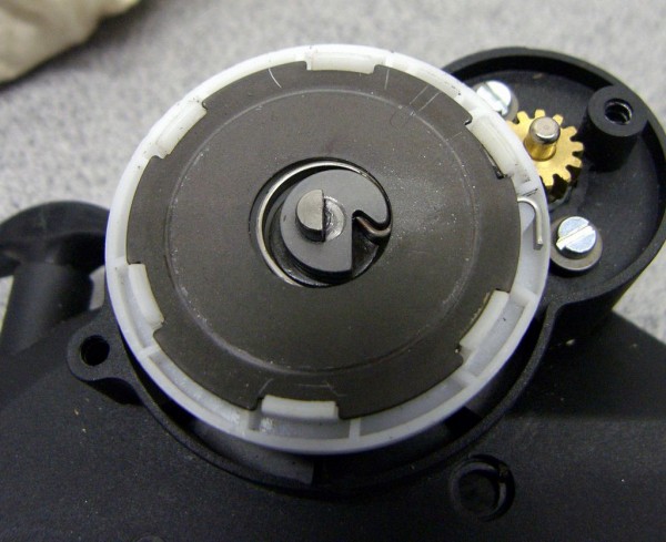 0004 - Feder im Gehäuse.JPG