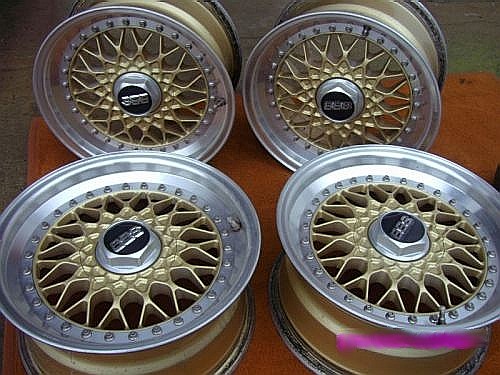 b. Farbmuster des Goldtones für Felgen.jpg