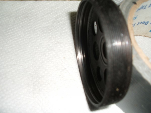 entsprechend der Riefe in der Glocke, Belag entsprechend beschädigt